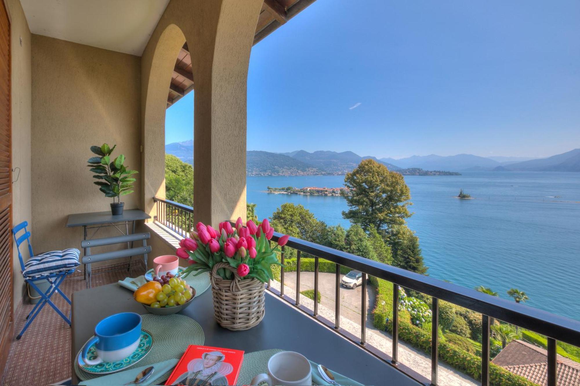 Pandora Lake View Stresa - Happy Rentals Bagian luar foto