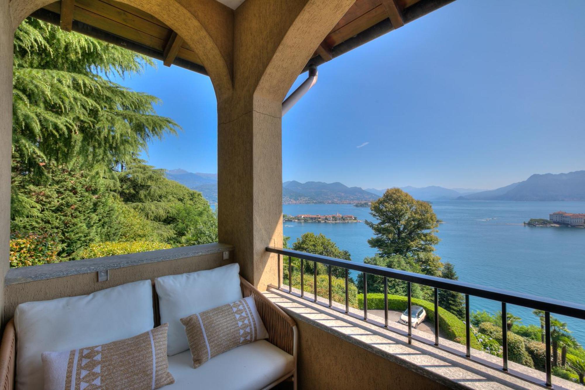 Pandora Lake View Stresa - Happy Rentals Bagian luar foto